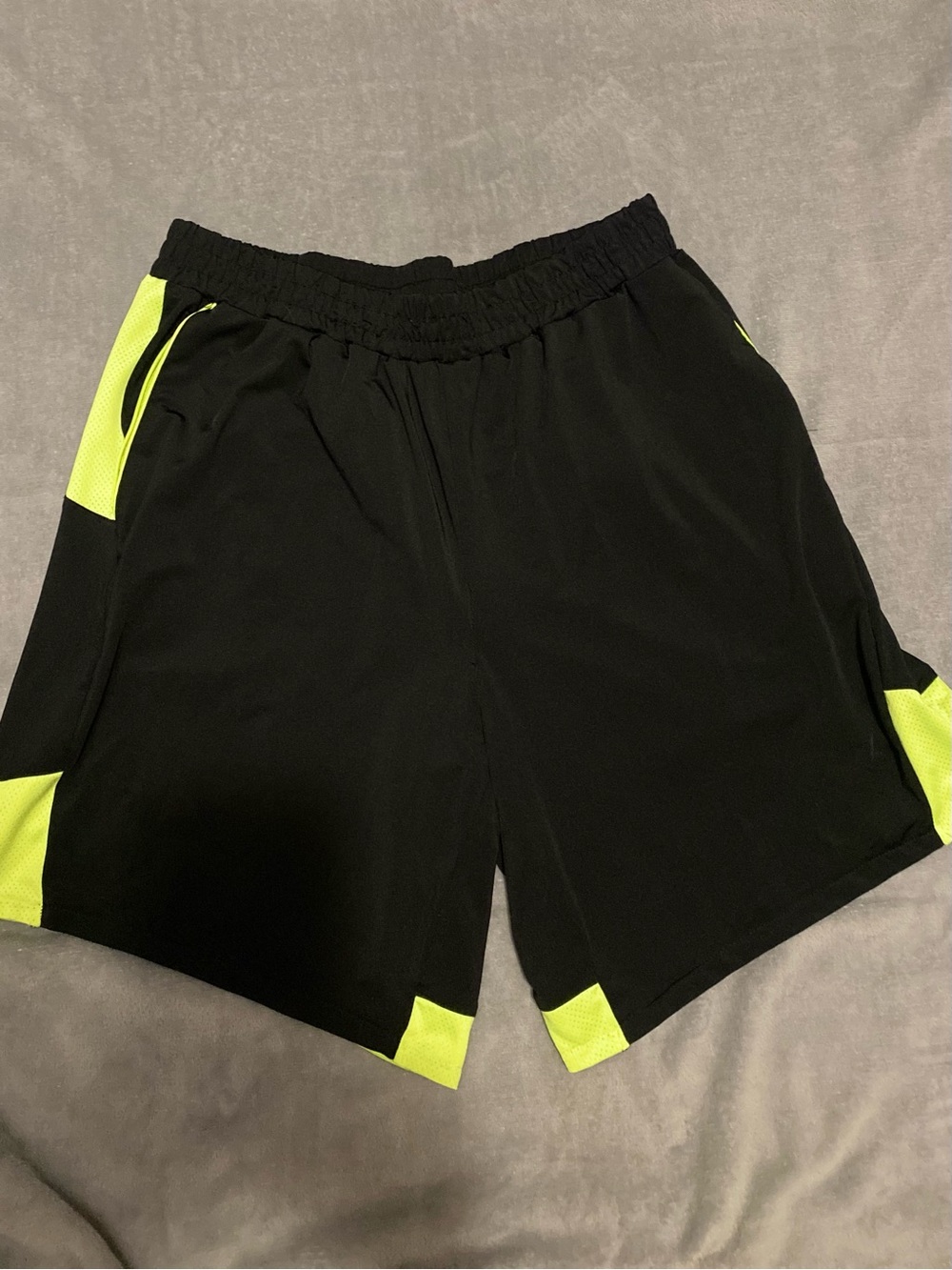 Fashion Nova Sport Men’s Athletic Shorts XL Black Neon Green Running Gym Pockets